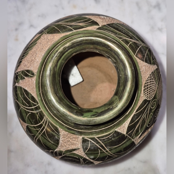 Collectible Vintage Pottery Vase from Nicaragua - Picture 2 of 3